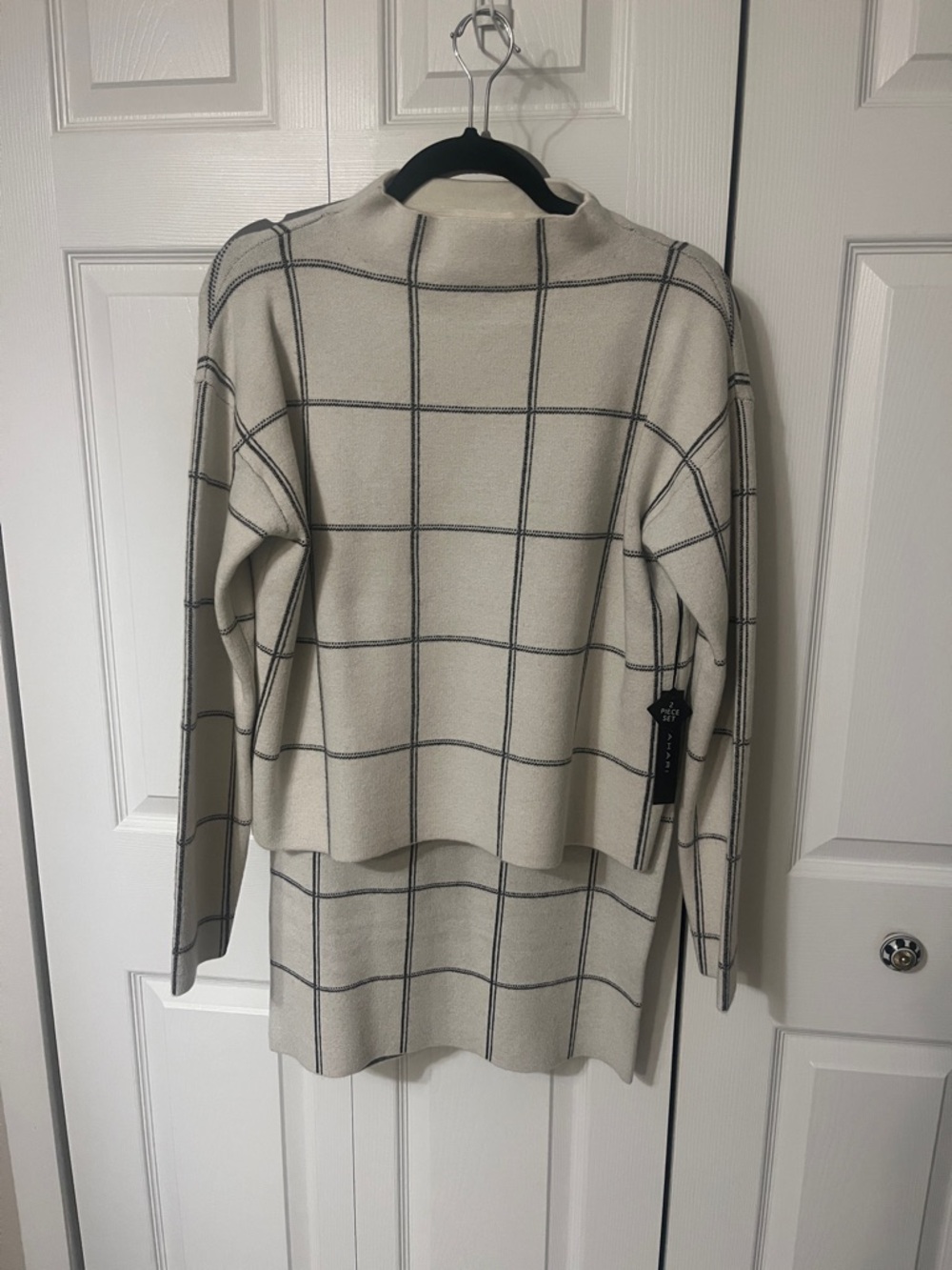 NWT Tahari Cream & Black Windowpane Knit Turtleneck and matching skirt -Set